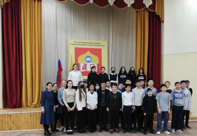 Тематический час «Кугультинов в содружестве с литературой России» Тематический час «Кугультинов в содружестве с литературой России»